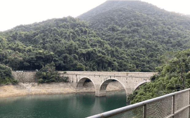 香港慢跑天堂:10大公園步道全攻略,帶你發現城市中的運動綠洲 - 快去跑 運動雜誌 你是否正在尋找香港適合運動的好去處?無論是想要慢跑或是健走,香港其實擁有許多風景優美、設施完善的公園與步道。今天就為大家精選10個最佳運動地點,讓你輕鬆展開健康生活! 客製 - 快去跑 運動雜誌 香港慢跑天堂:10大公園步道全攻略,帶你發現城市中的運動綠洲